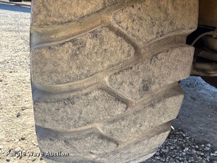 image for item EG8312 1989 Grove Manufacturing RT-528C crane