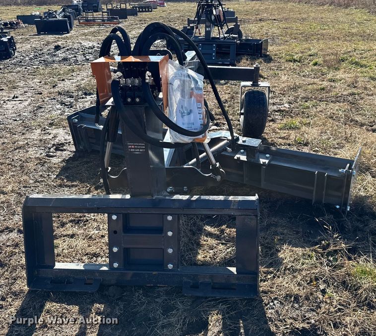 image for item EN0133 Landhonor skid steer grader