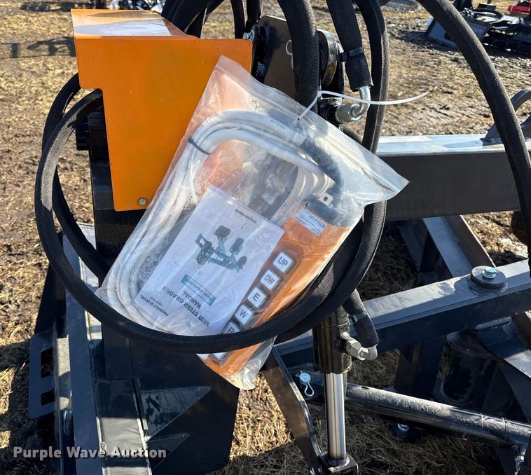 image for item EN0133 Landhonor skid steer grader