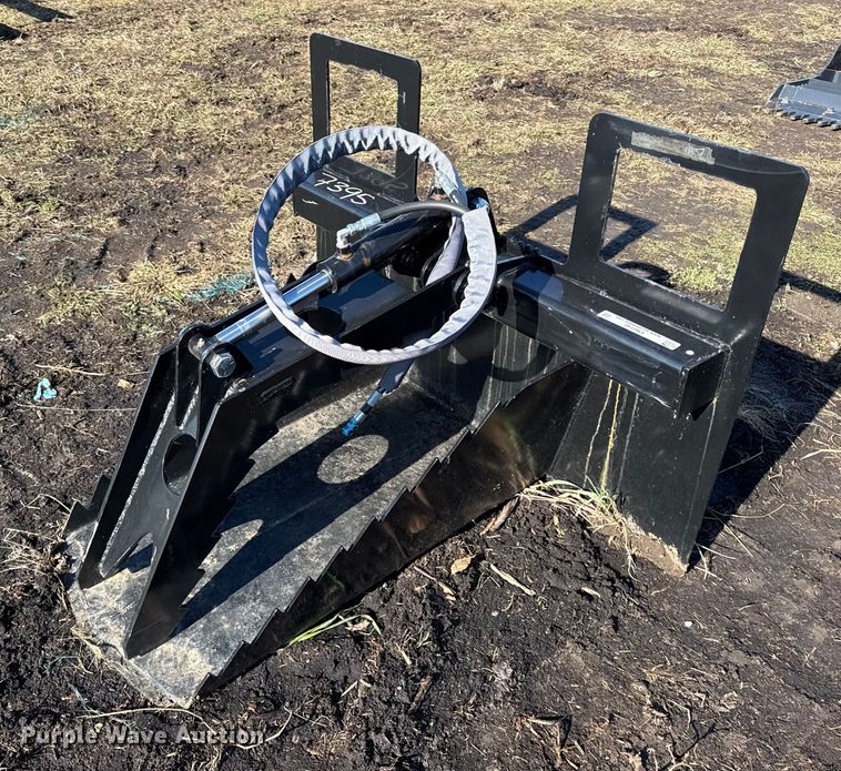 image for item EN0140 Skid steer stump bucket