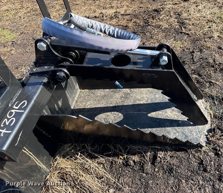 image for item EN0140 Skid steer stump bucket