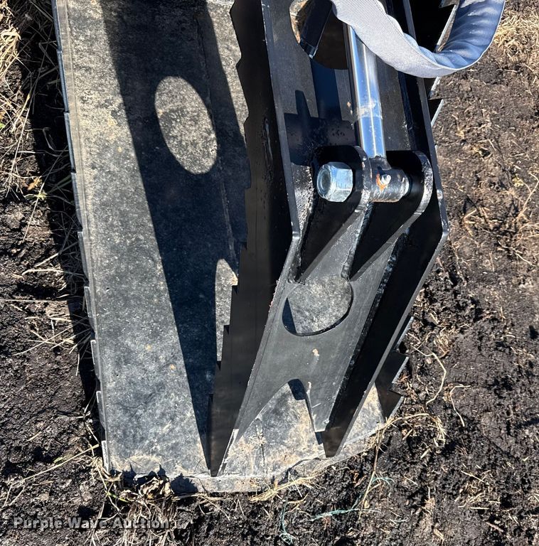 image for item EN0140 Skid steer stump bucket