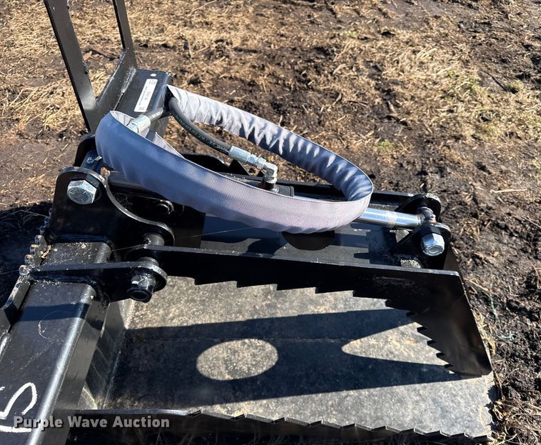 image for item EN0140 Skid steer stump bucket