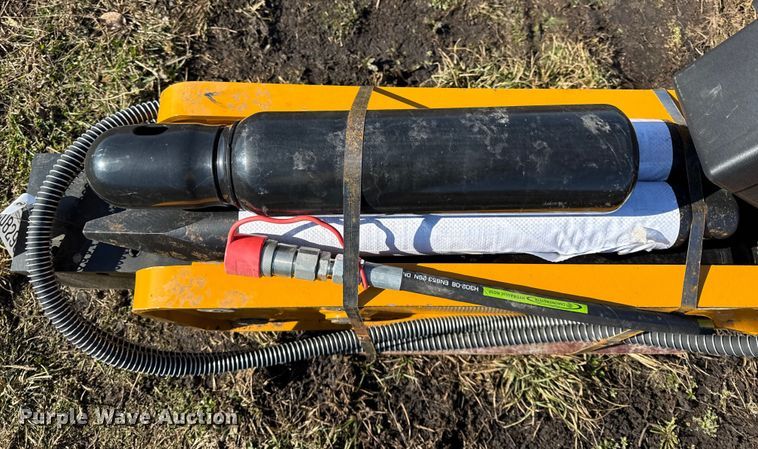 image for item EN0141 2025 Wolverine CB-11-750F skid steer breaker