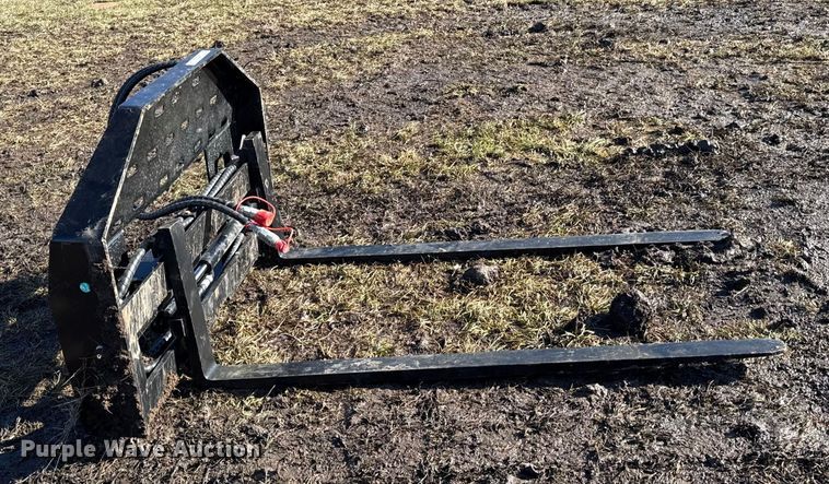 image for item EN0150 2025 Giyi SF60 skid steer forks