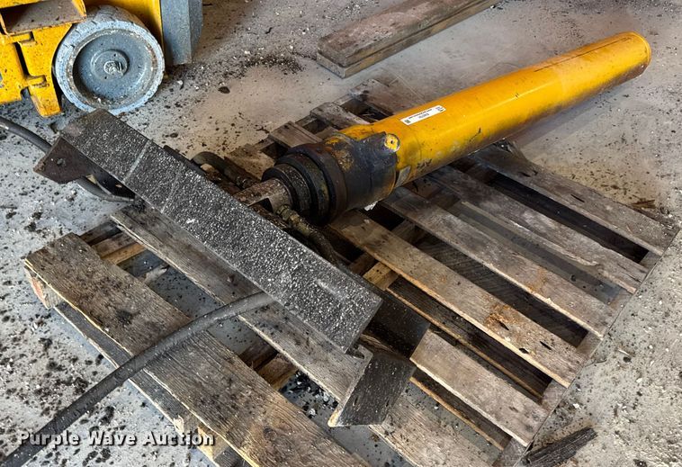 image for item EN0791 McClain Galion FT63153DA hoist