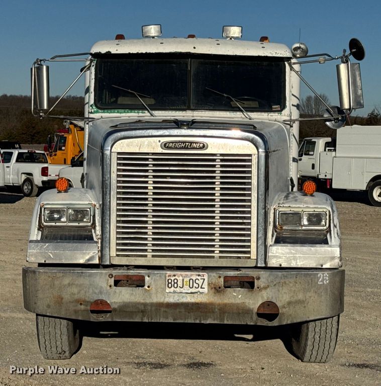 image for item EN0792 1993 Freightliner FLD dump truck