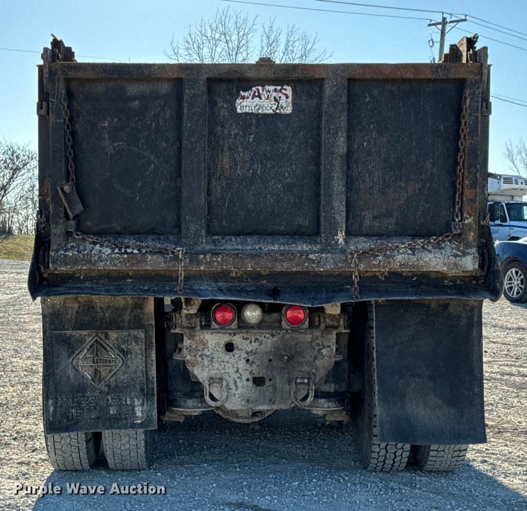 image for item EN0792 1993 Freightliner FLD dump truck