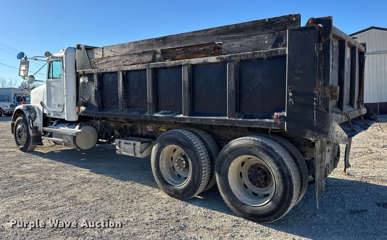 image for item EN0792 1993 Freightliner FLD dump truck