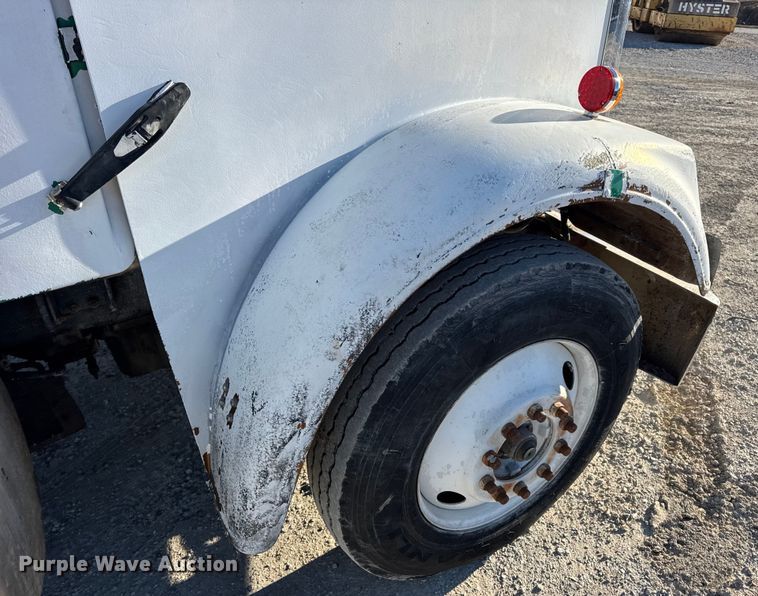 image for item EN0792 1993 Freightliner FLD dump truck