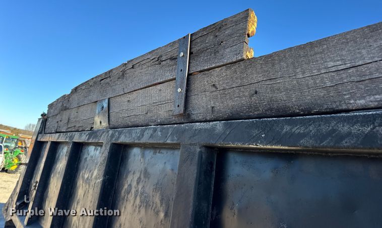 image for item EN0792 1993 Freightliner FLD dump truck