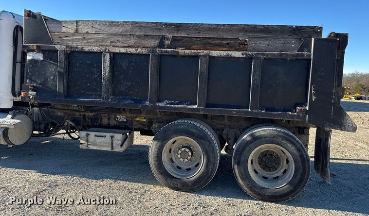 image for item EN0792 1993 Freightliner FLD dump truck