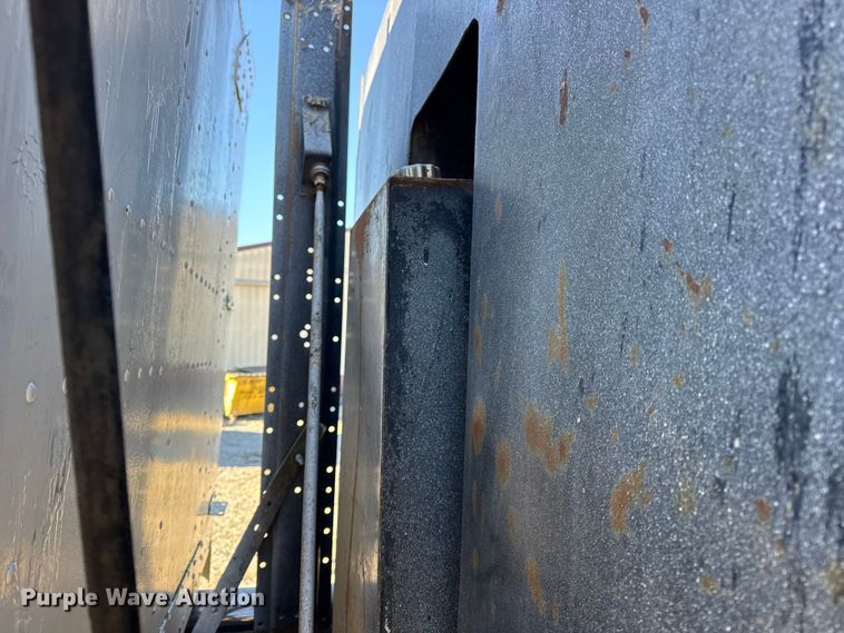 image for item EN0792 1993 Freightliner FLD dump truck