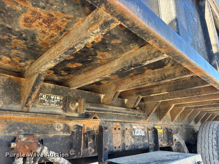 image for item EN0792 1993 Freightliner FLD dump truck