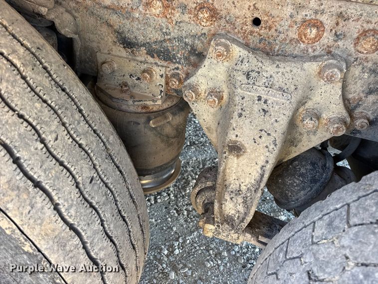 image for item EN0792 1993 Freightliner FLD dump truck