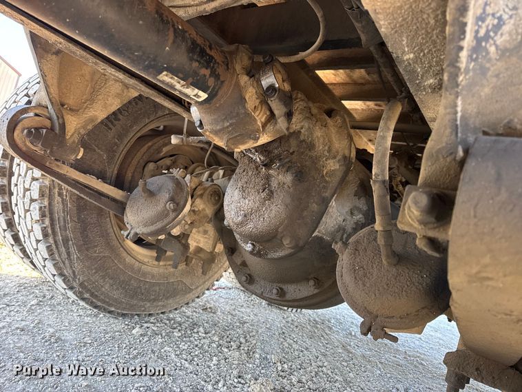 image for item EN0792 1993 Freightliner FLD dump truck