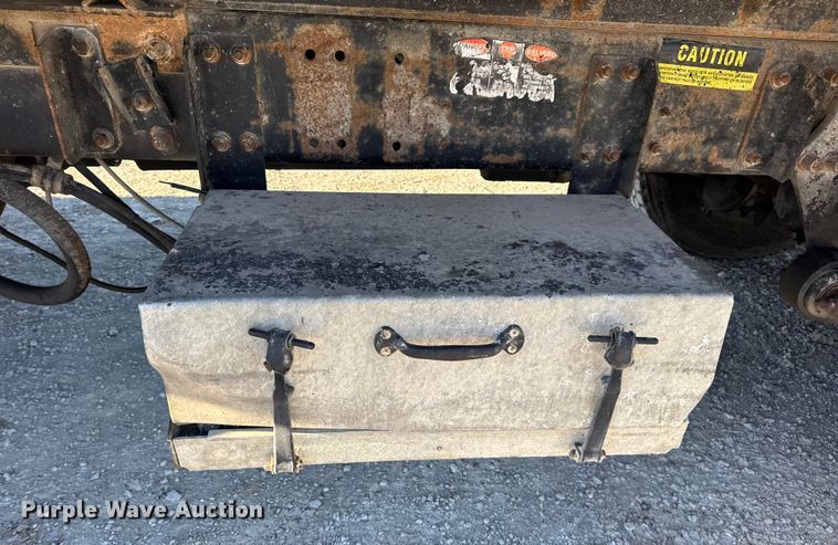 image for item EN0792 1993 Freightliner FLD dump truck