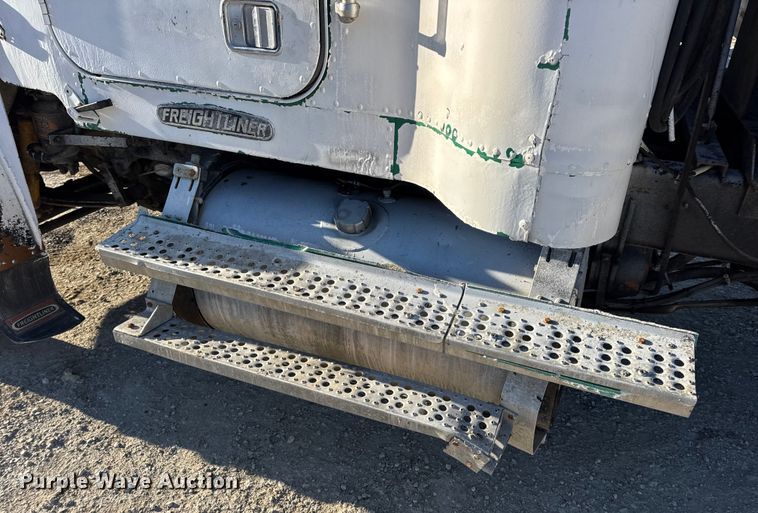 image for item EN0792 1993 Freightliner FLD dump truck