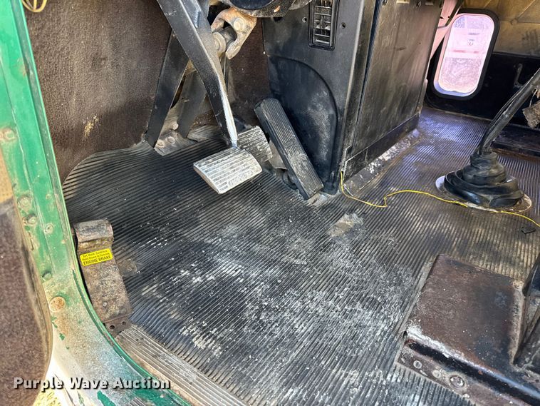 image for item EN0792 1993 Freightliner FLD dump truck