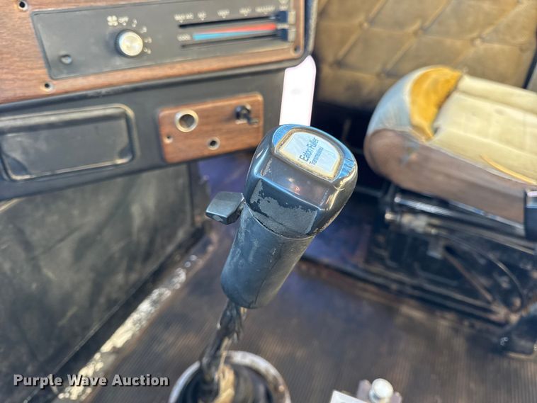 image for item EN0792 1993 Freightliner FLD dump truck