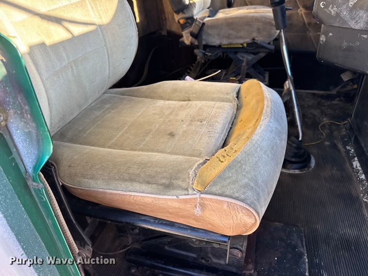 image for item EN0792 1993 Freightliner FLD dump truck