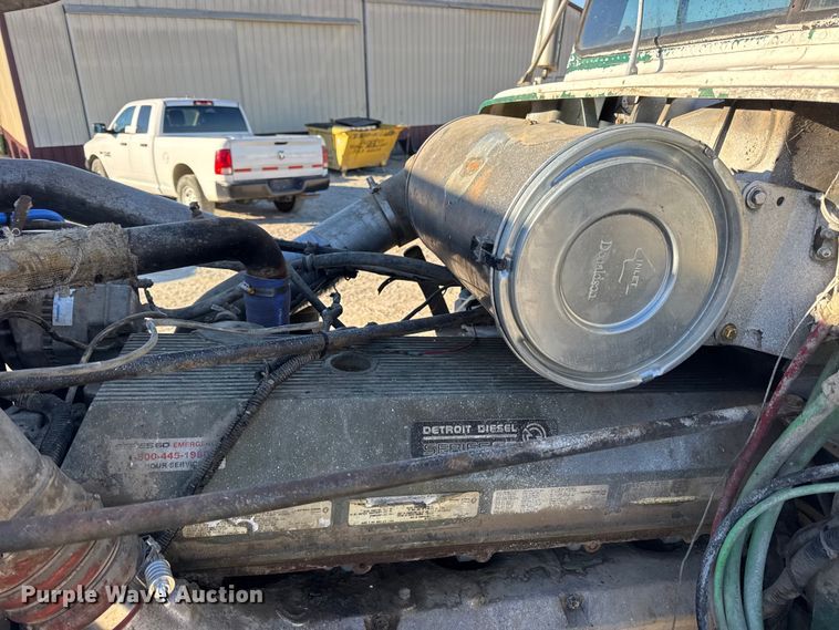 image for item EN0792 1993 Freightliner FLD dump truck