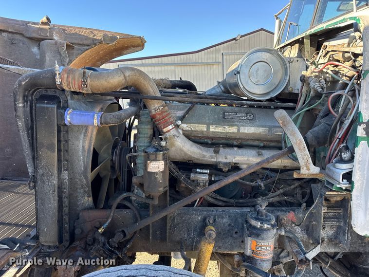 image for item EN0792 1993 Freightliner FLD dump truck