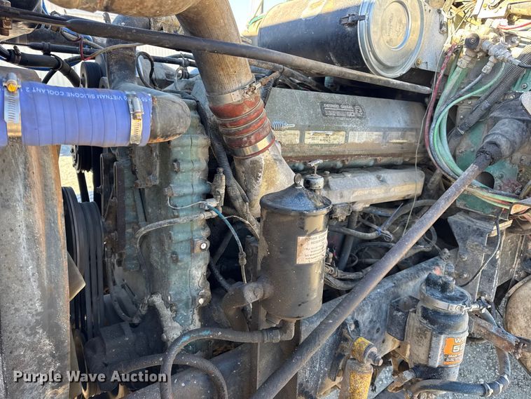 image for item EN0792 1993 Freightliner FLD dump truck