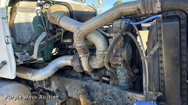 image for item EN0792 1993 Freightliner FLD dump truck