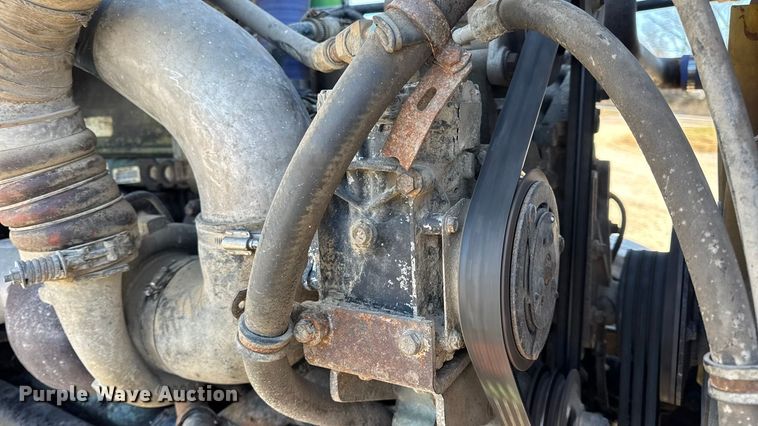 image for item EN0792 1993 Freightliner FLD dump truck