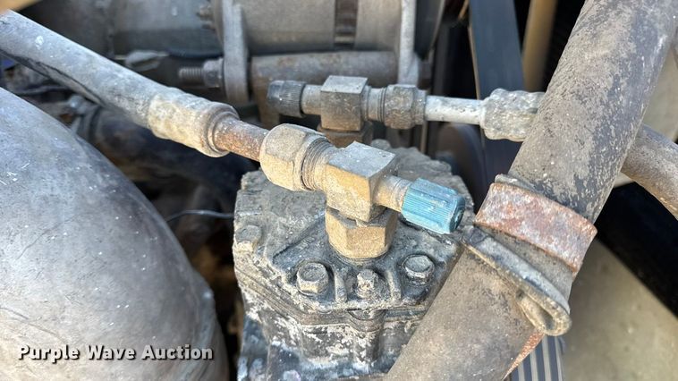 image for item EN0792 1993 Freightliner FLD dump truck