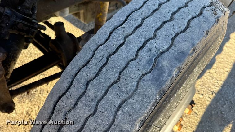 image for item EN0792 1993 Freightliner FLD dump truck