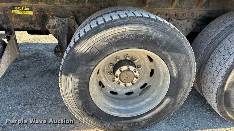 image for item EN0792 1993 Freightliner FLD dump truck