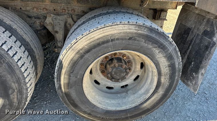 image for item EN0792 1993 Freightliner FLD dump truck