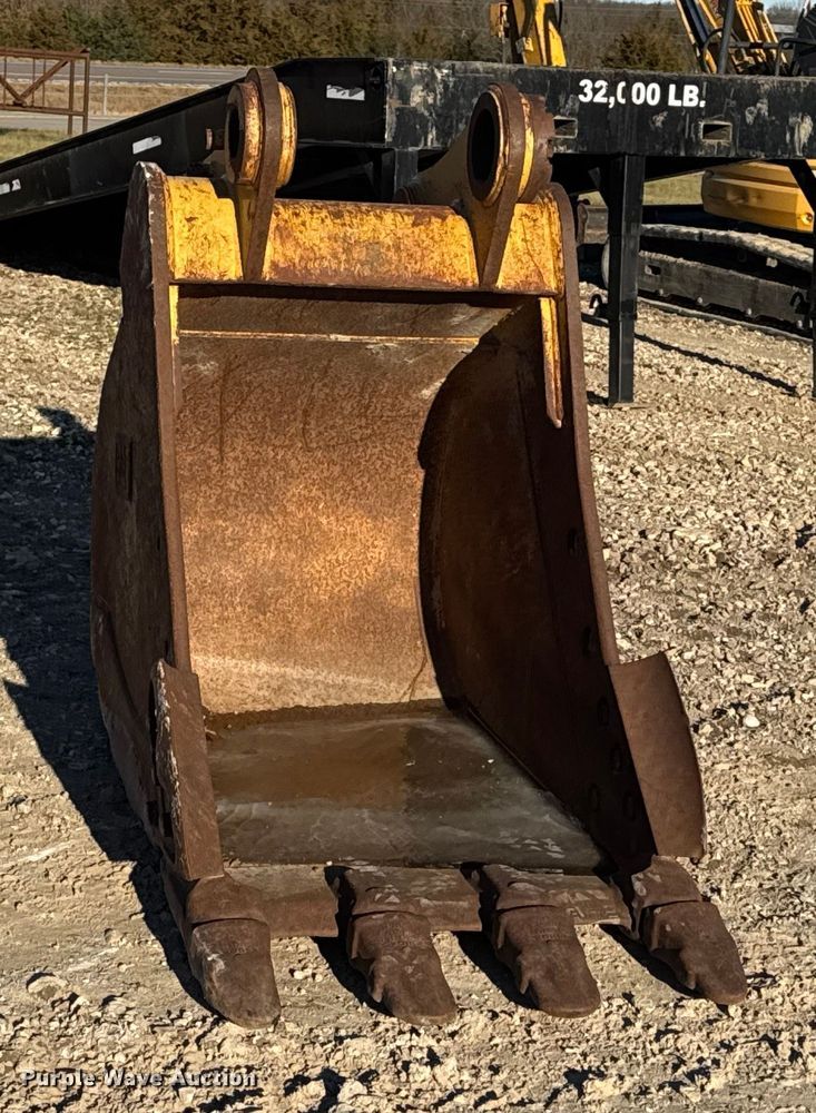 image for item EN0794 Caterpillar 36