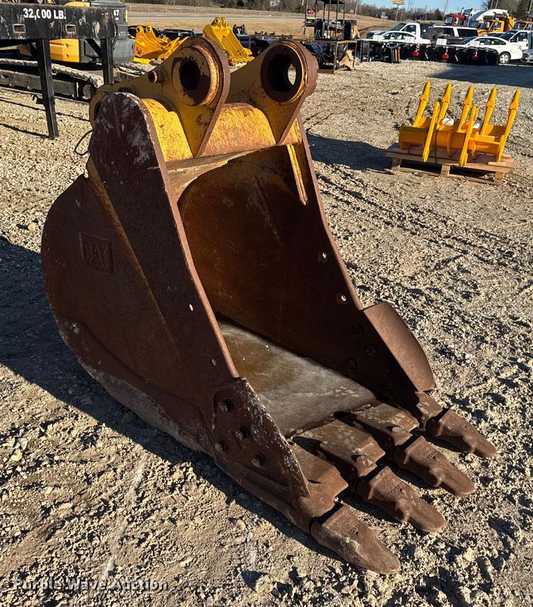 image for item EN0794 Caterpillar 36