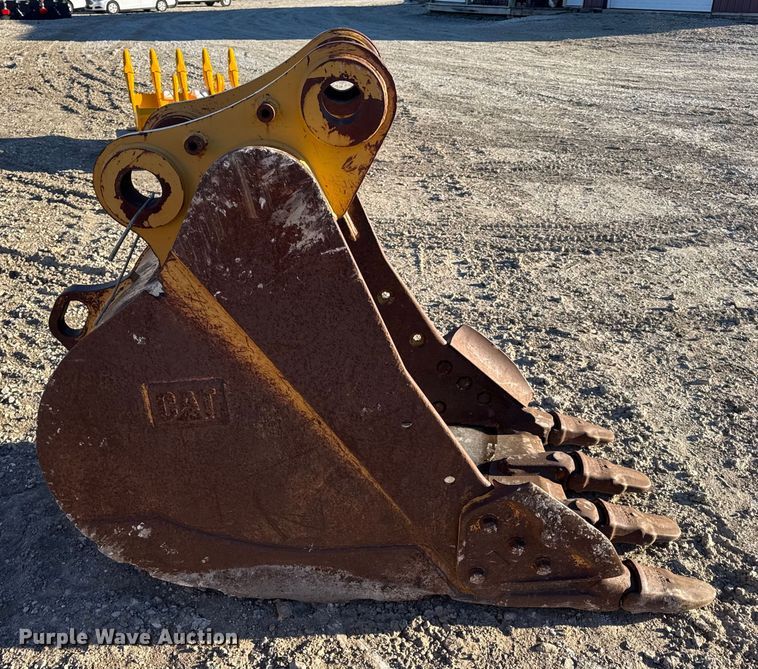 image for item EN0794 Caterpillar 36