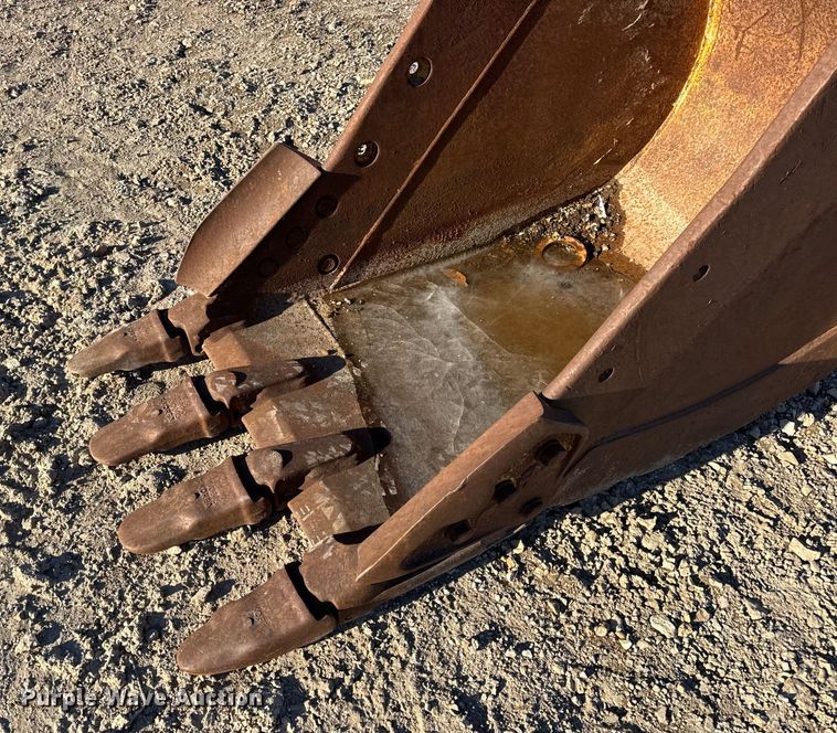 image for item EN0794 Caterpillar 36