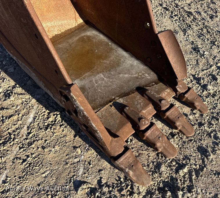 image for item EN0794 Caterpillar 36