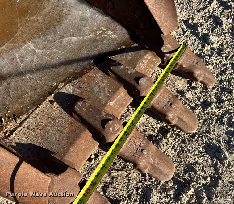 image for item EN0794 Caterpillar 36