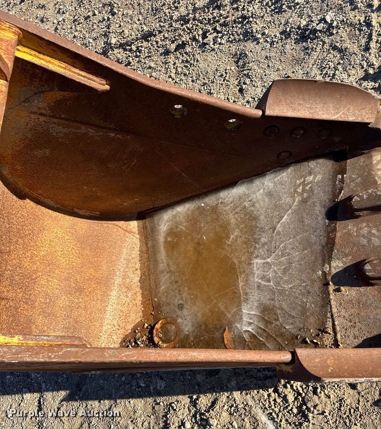 image for item EN0794 Caterpillar 36