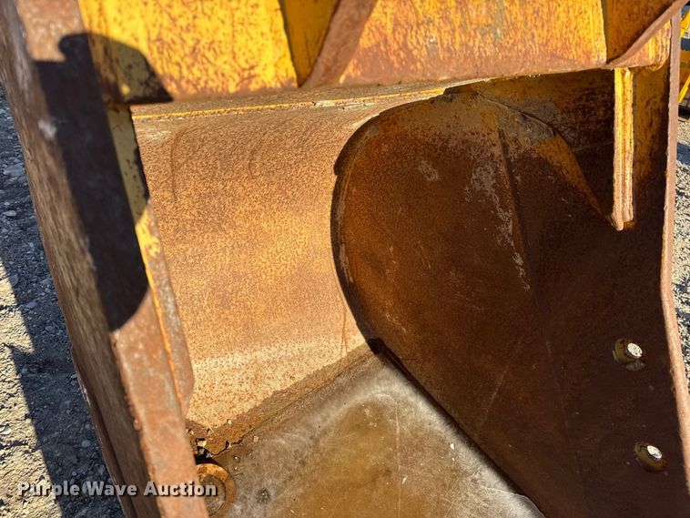 image for item EN0794 Caterpillar 36