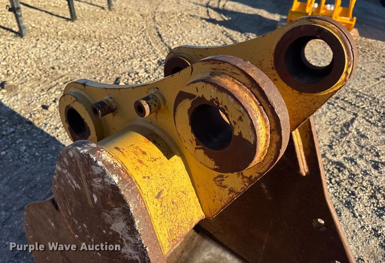 image for item EN0794 Caterpillar 36