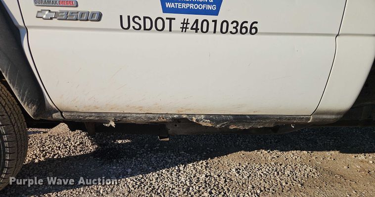 image for item EO4903 2003 Chevrolet Silverado 3500 flatbed pickup truck