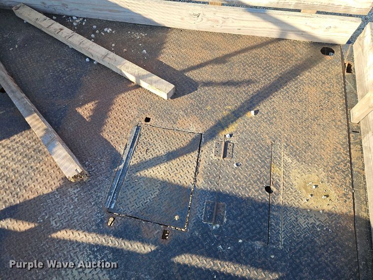 image for item EO4903 2003 Chevrolet Silverado 3500 flatbed pickup truck