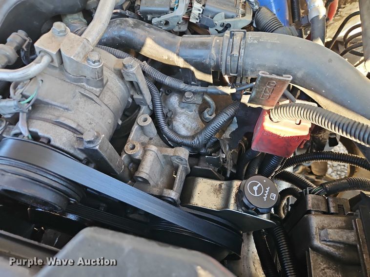 image for item EO4903 2003 Chevrolet Silverado 3500 flatbed pickup truck