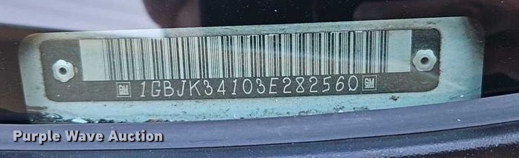 image for item EO4903 2003 Chevrolet Silverado 3500 flatbed pickup truck