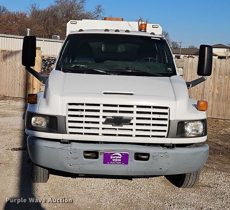 image for item EO4904 2003 Chevrolet C5 utility / service truck