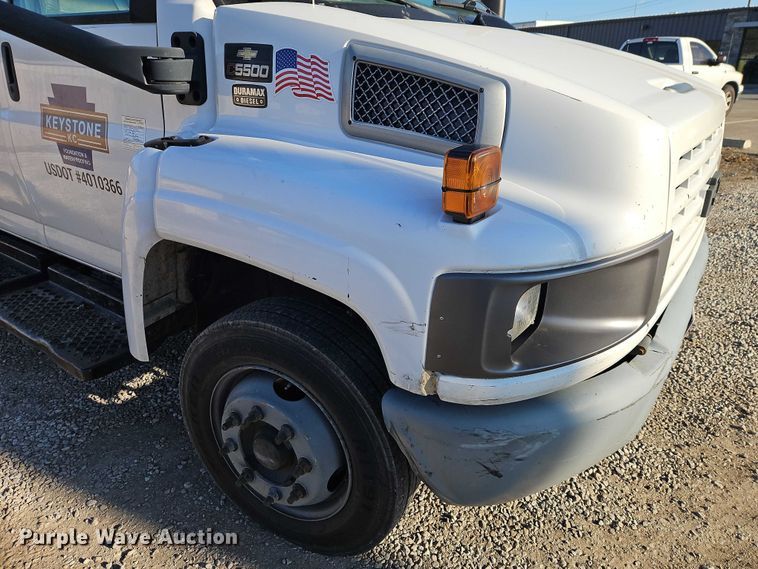 image for item EO4904 2003 Chevrolet C5 utility / service truck