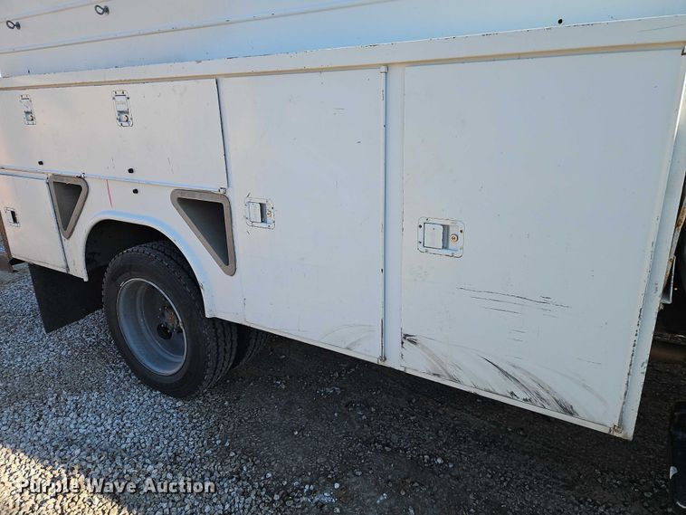 image for item EO4904 2003 Chevrolet C5 utility / service truck